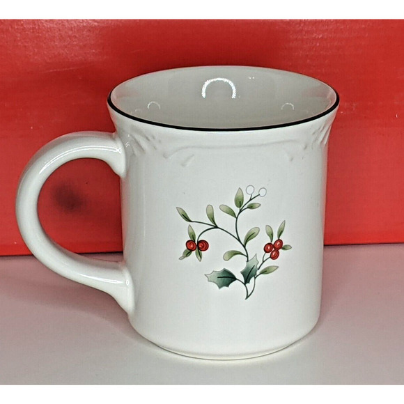 Pfaltzgraff Winterberry Flat Bottom Coffee Mugs Set of 4 Perfect Condition 8 oz. - Picture 6 of 10